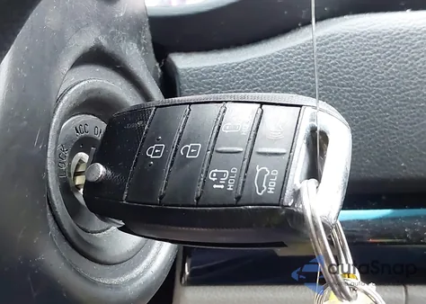 2019 Kia Sedona Lx z USA, uszkodzony, nr VIN KNDMB5C13K6540231